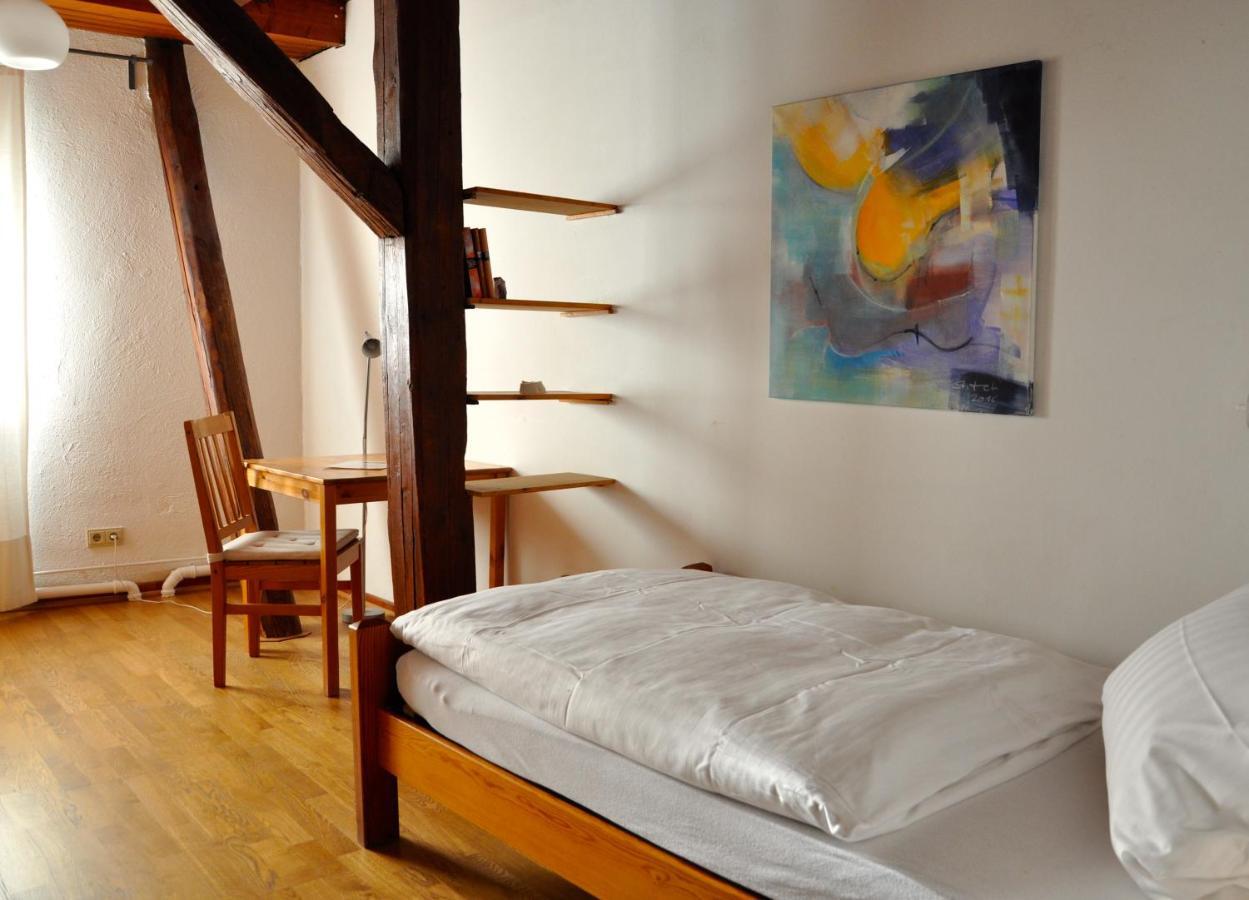 Gastezimmer Am Hof Casa de hóspedes Frankfurt am Main